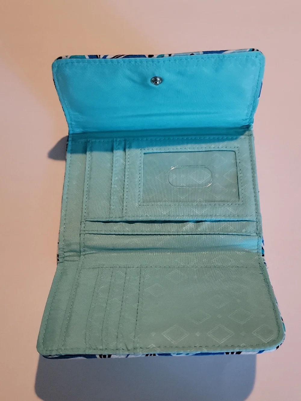 VERA BRADLEY GO FISH EURO TRIFOLD WALLET IN BLUE/WHITE & TURQUOISE - Picture 7 of 8